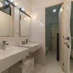 Guesthost - Cozy Near Tiburtina *