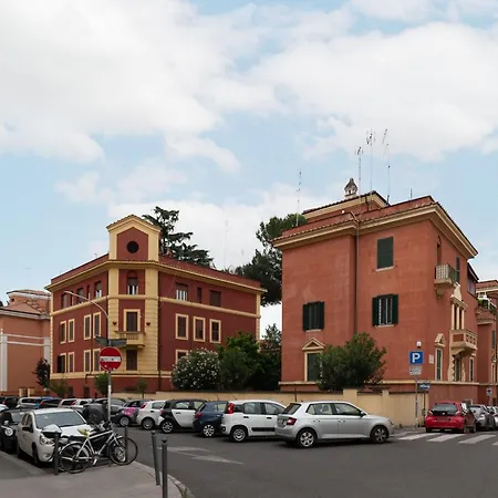 Guesthost - Cozy Near Tiburtina Apartament